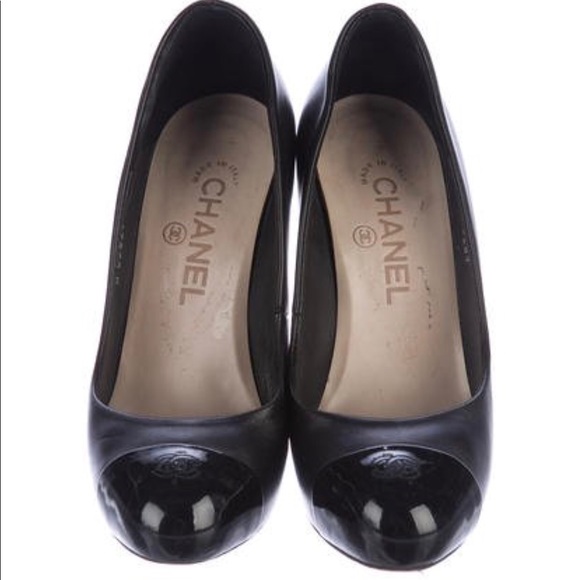 chanel cc cap toe pumps